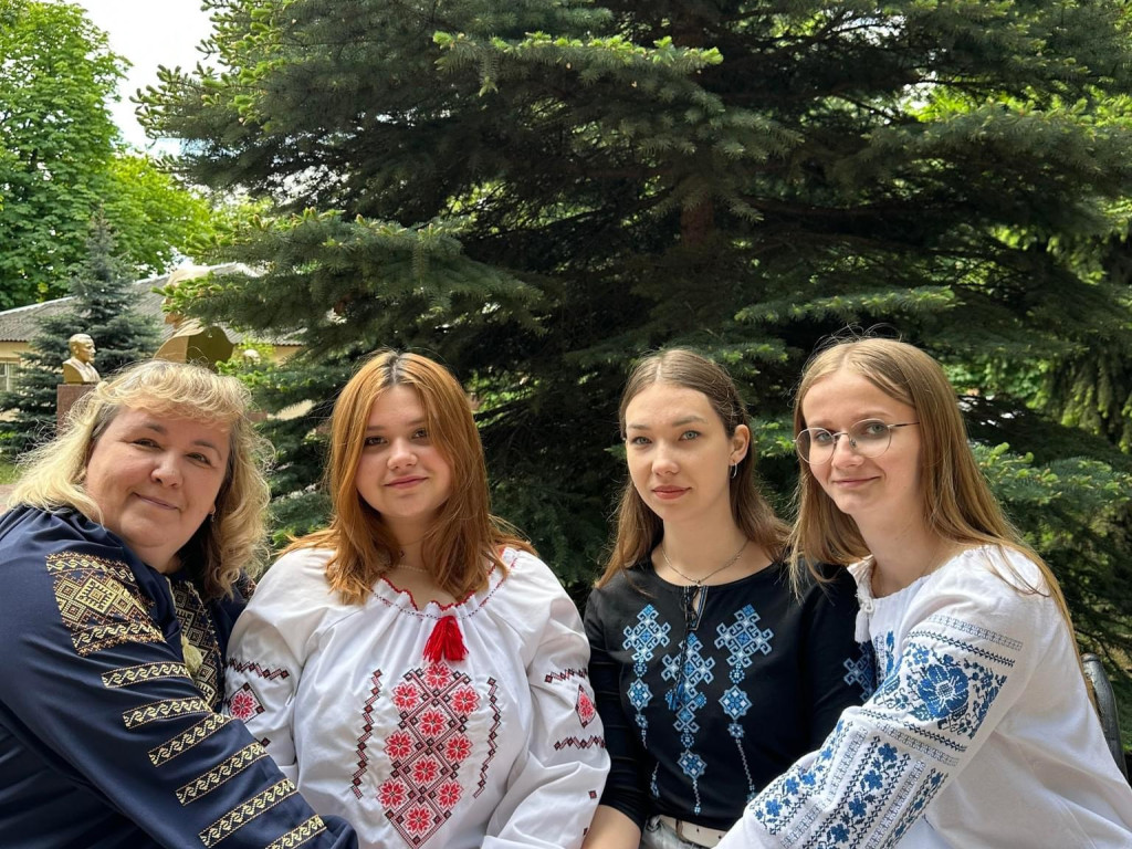Триває вишиванковий фотомарафон