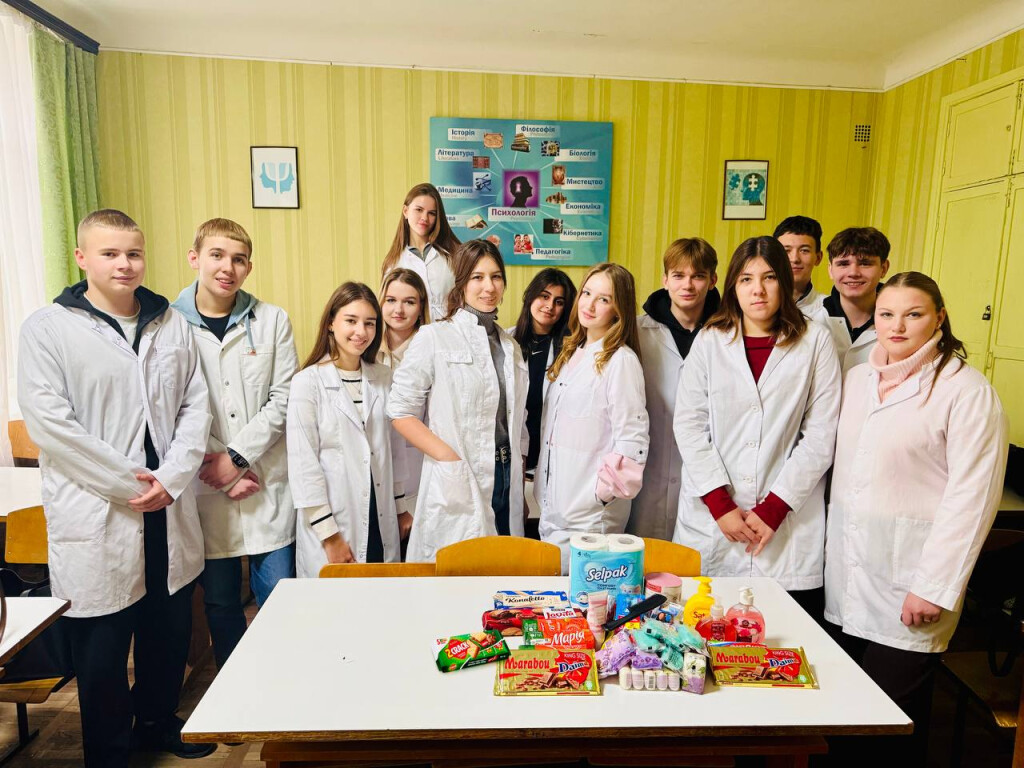 Разом із куратором. До Дня захисту дітей