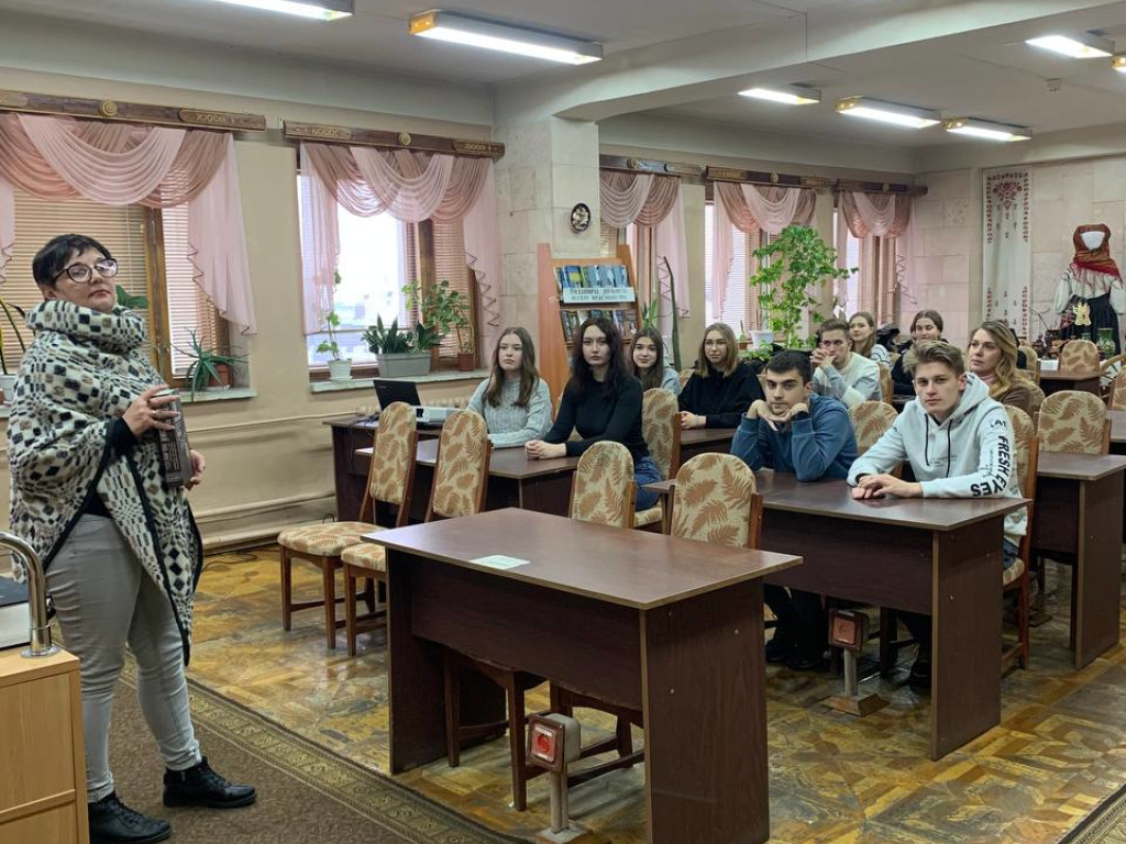 На вшанування жертв Голодомору: гори, священної пам'яті свіча!