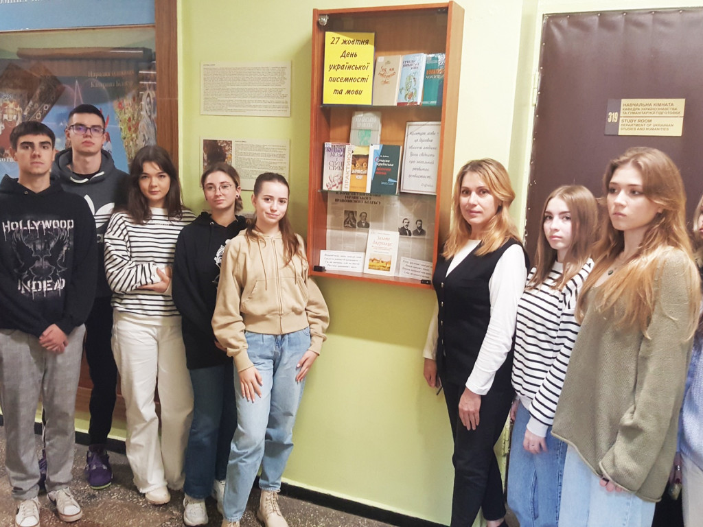 Що треба робити аби українці почали спілкуватися українською мовою?