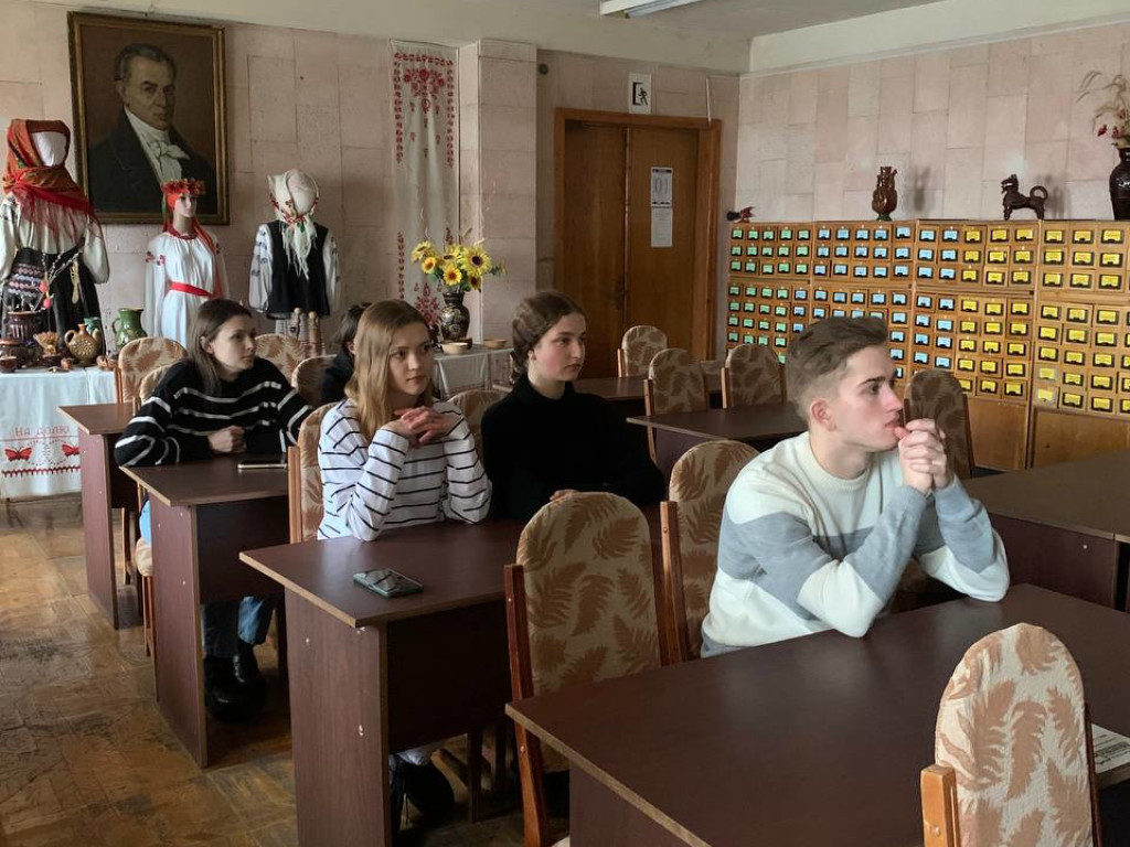 На вшанування жертв Голодомору: гори, священної пам'яті свіча!