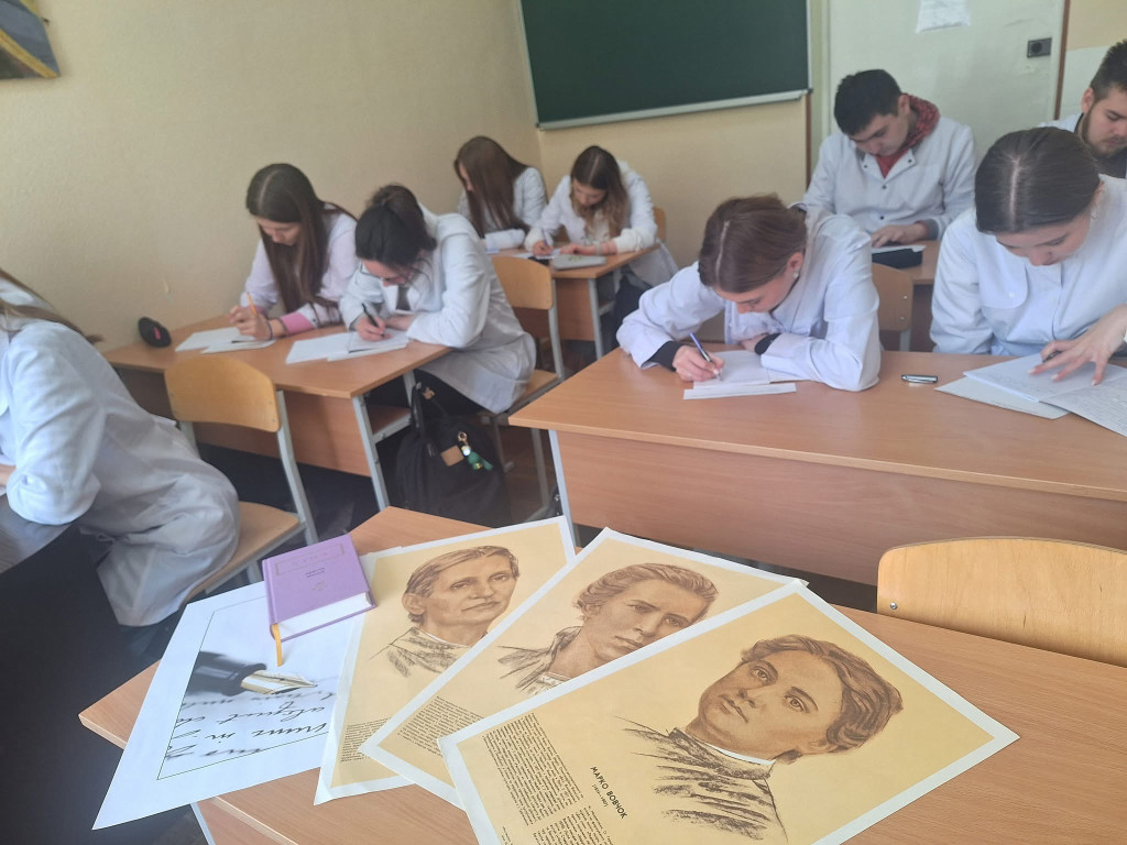 ЛІТЕРАТУРНА ЧИТАЛЬНЯ:  ЖИТТЯ Й НЕОЦІНЕННИЙ ВНЕСОК УКРАЇНСЬКИХ ПИСЬМЕННИЦЬ У ЛІТЕРАТУРУ
