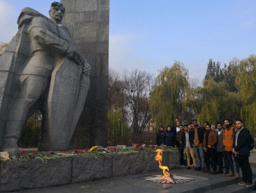 ДЕНЬ ЗВІЛЬНЕННЯ УКРАЇНИ ВІД НАЦИСТСЬКИХ ЗАГАРБНИКІВ